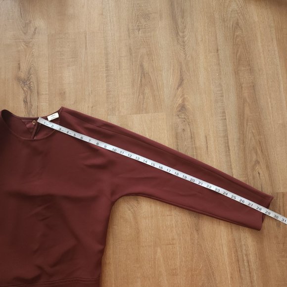 Aritzia Laon blouse, open back with tie detail - Picture 10 of 11